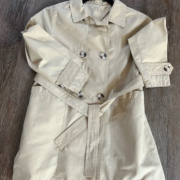 Zara Tan Kids Trench Coat with Belt pit 16 length 25 - Picture 3 of 8